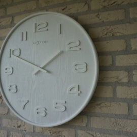 Wandklok 53cm hout whitewash 'White Woody Big' - NeXtime