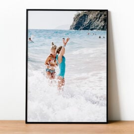 Foto met zwarte houten lijst in woonkamer met je favoriete foto - portrait